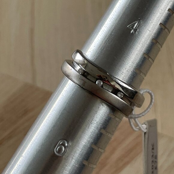 Vintage Sterling Silver Ring with 3 Diamonds - Picture 6 of 6